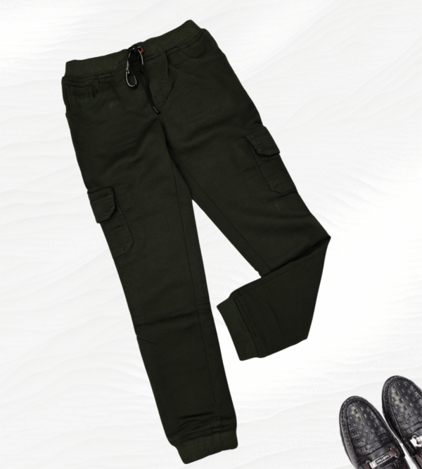 6 Pockets Cotton Trouser with Joggers pattern in Shade of Olive Green